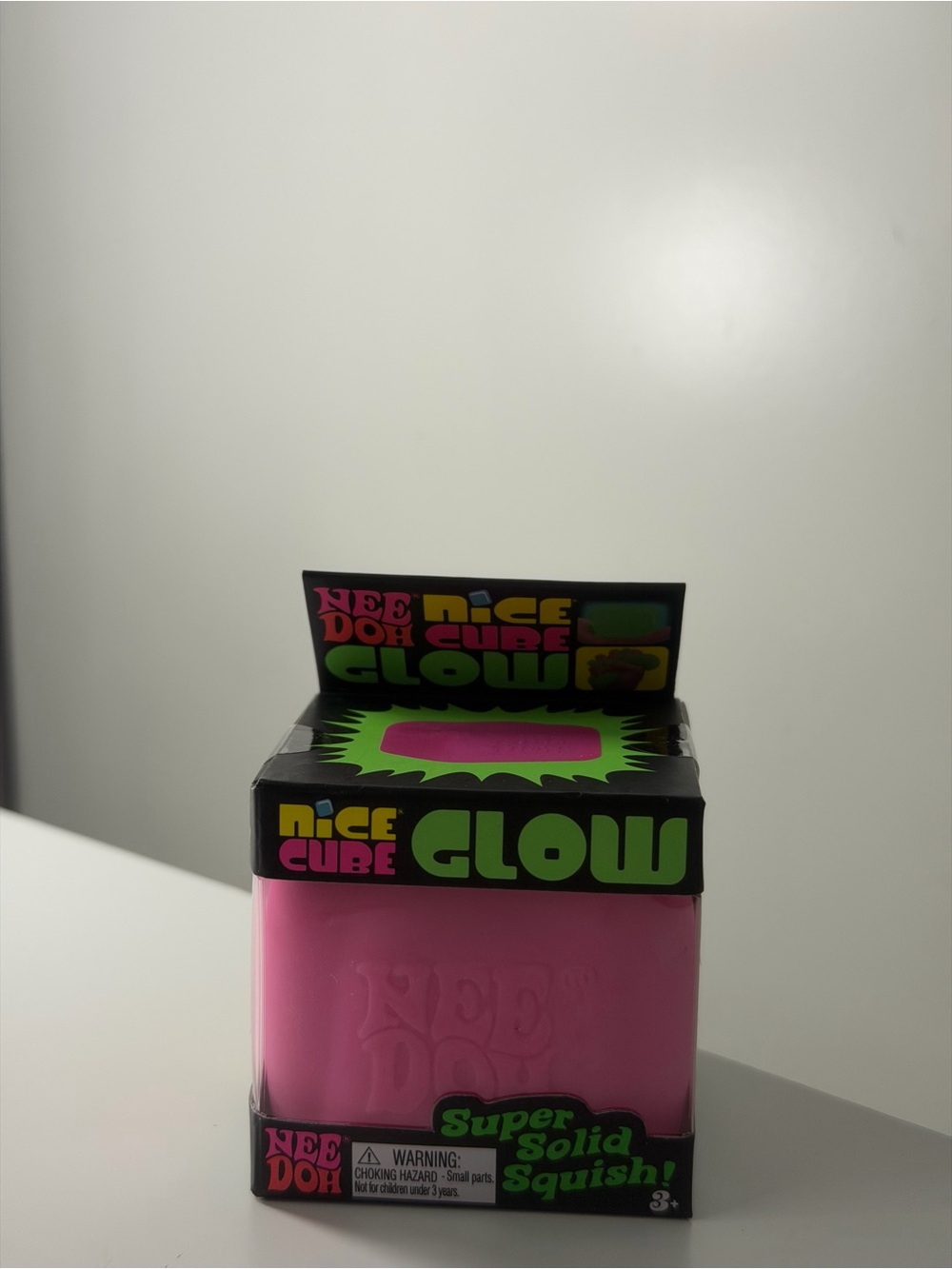 Nice Cube Glow Super Solid Squish - Pink